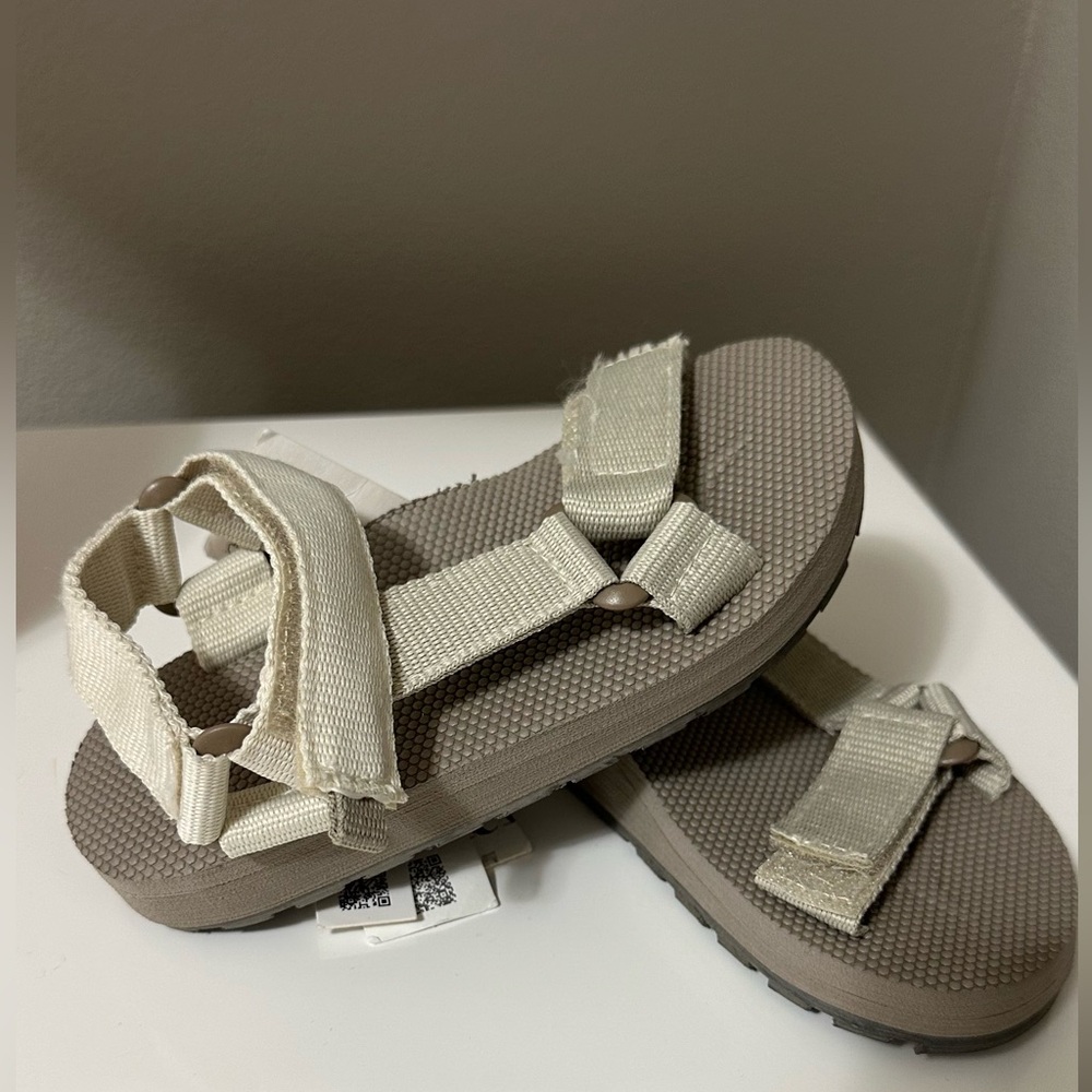 Zara Boys Beige Sandals Sz 12 toddler